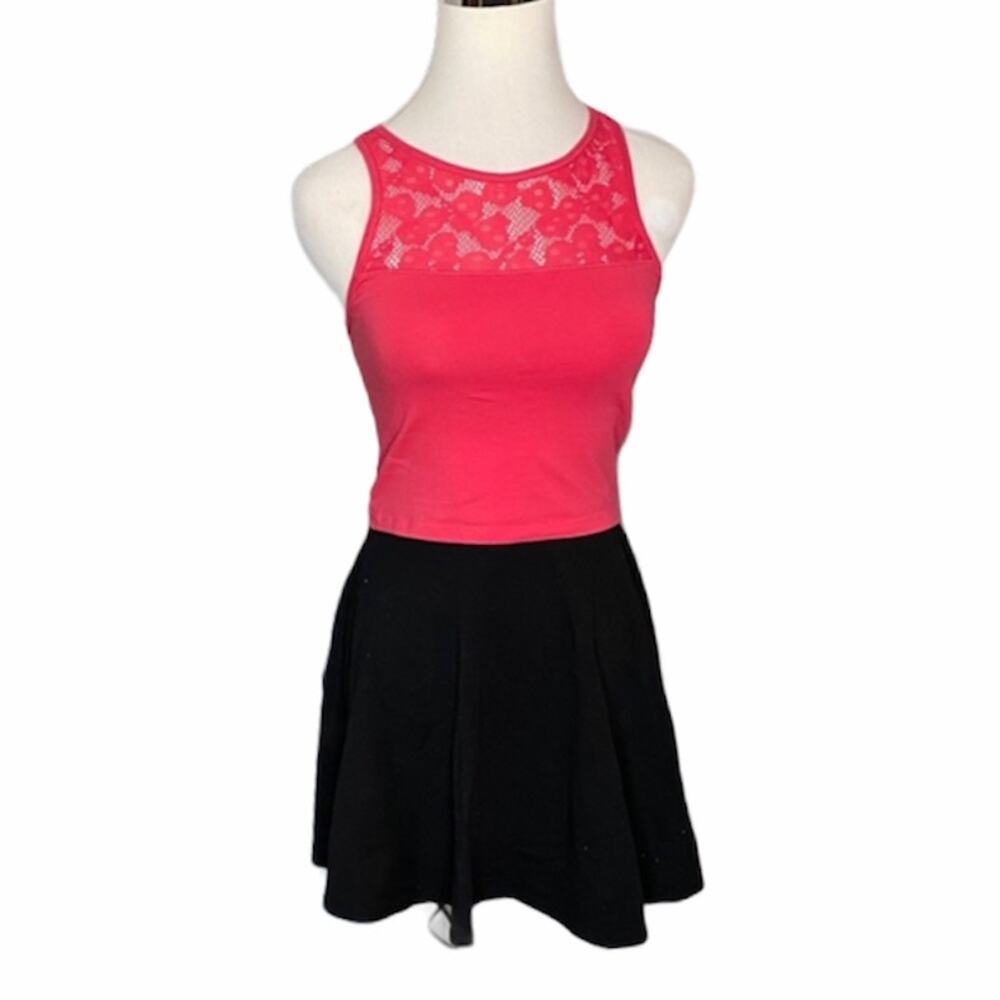 Red lace detail crop top N43